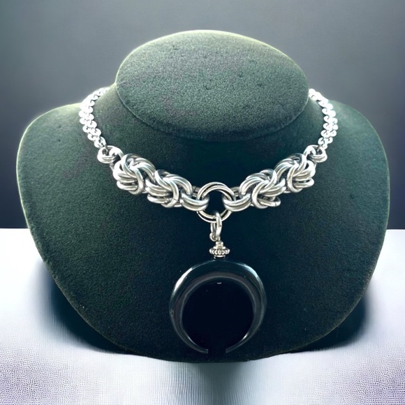 Handmade maille necklace up side down black horns crescent moon lunula boho goth - Picture 1 of 13